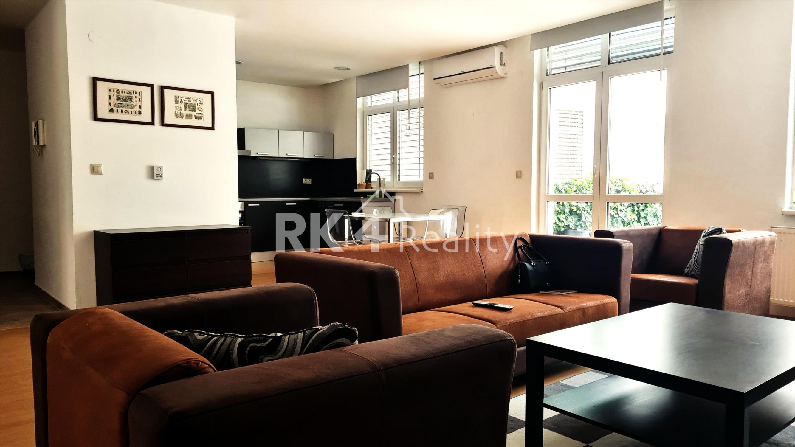 RK4 - NA PRENÁJOM - Priestranný 3 izbový byt Bratislava - Staré Mesto