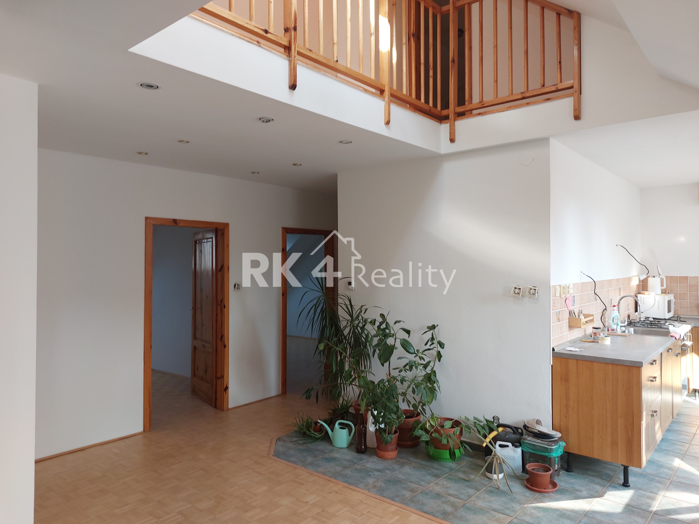 RK4 - NA PREDAJ - 4 izbový mezonet Dulovo námestie, Bratislava